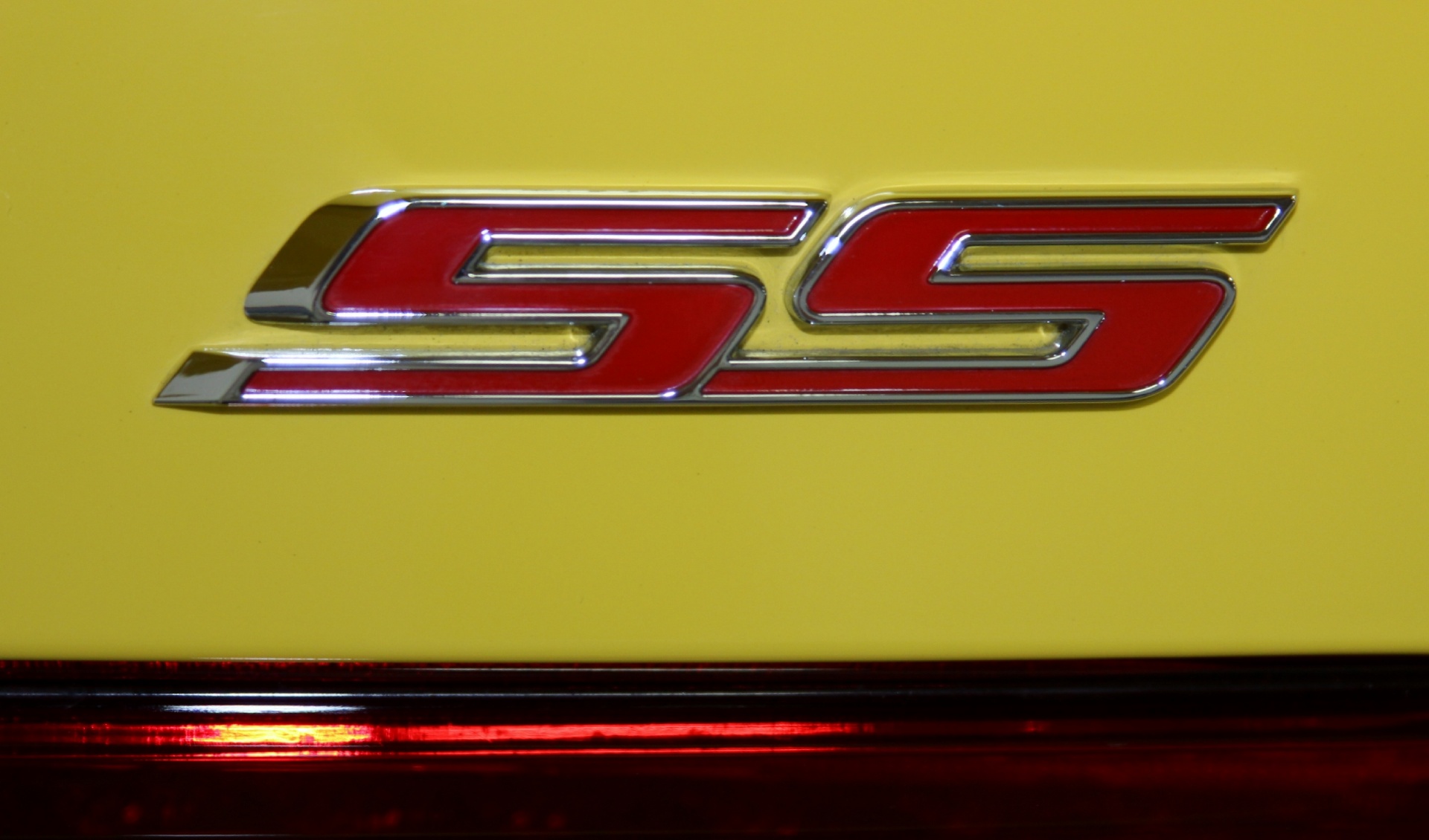 Used-2015-Chevrolet-Camaro-SS