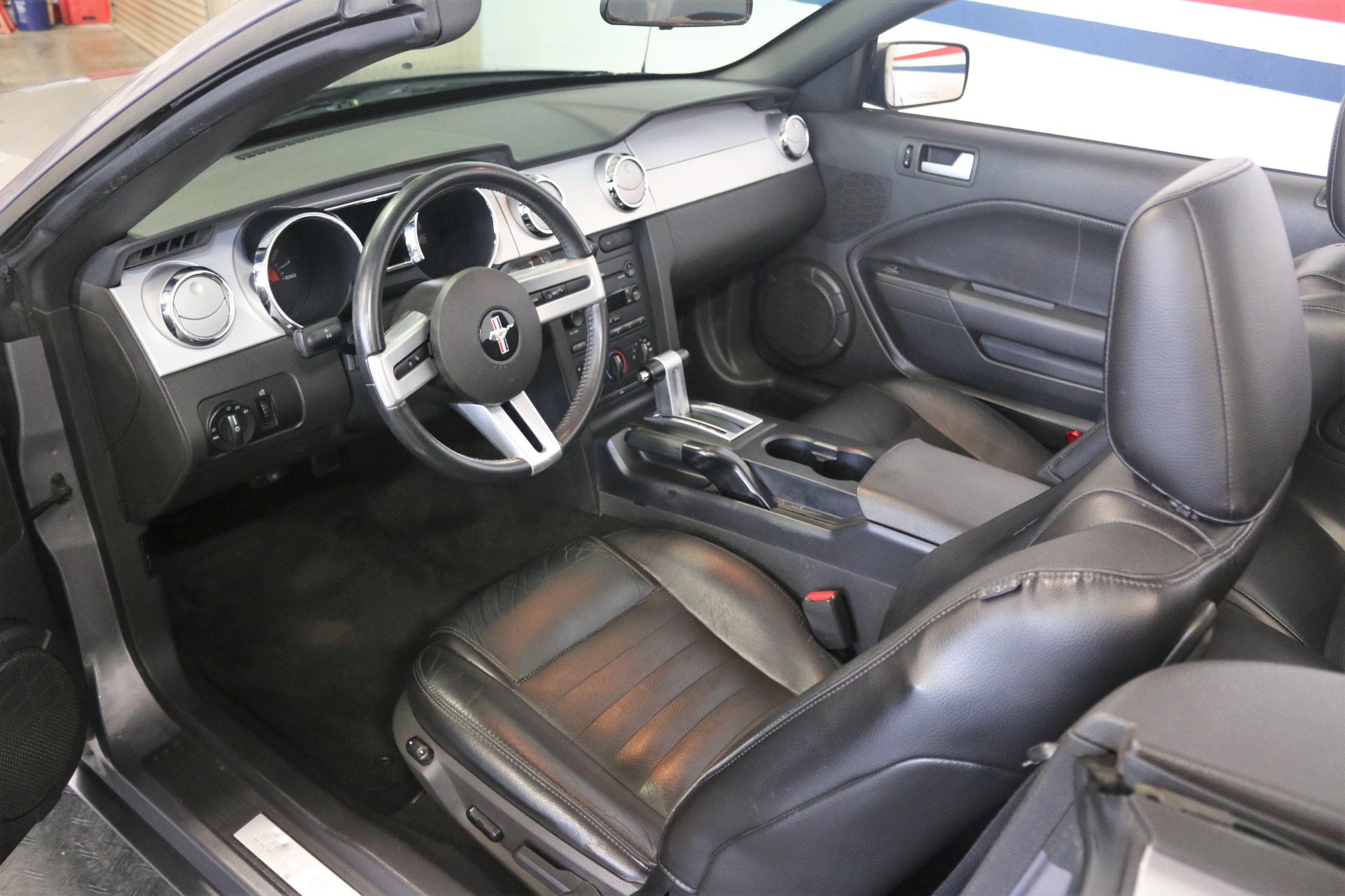 Used-2006-Ford-Mustang-GT-Premium